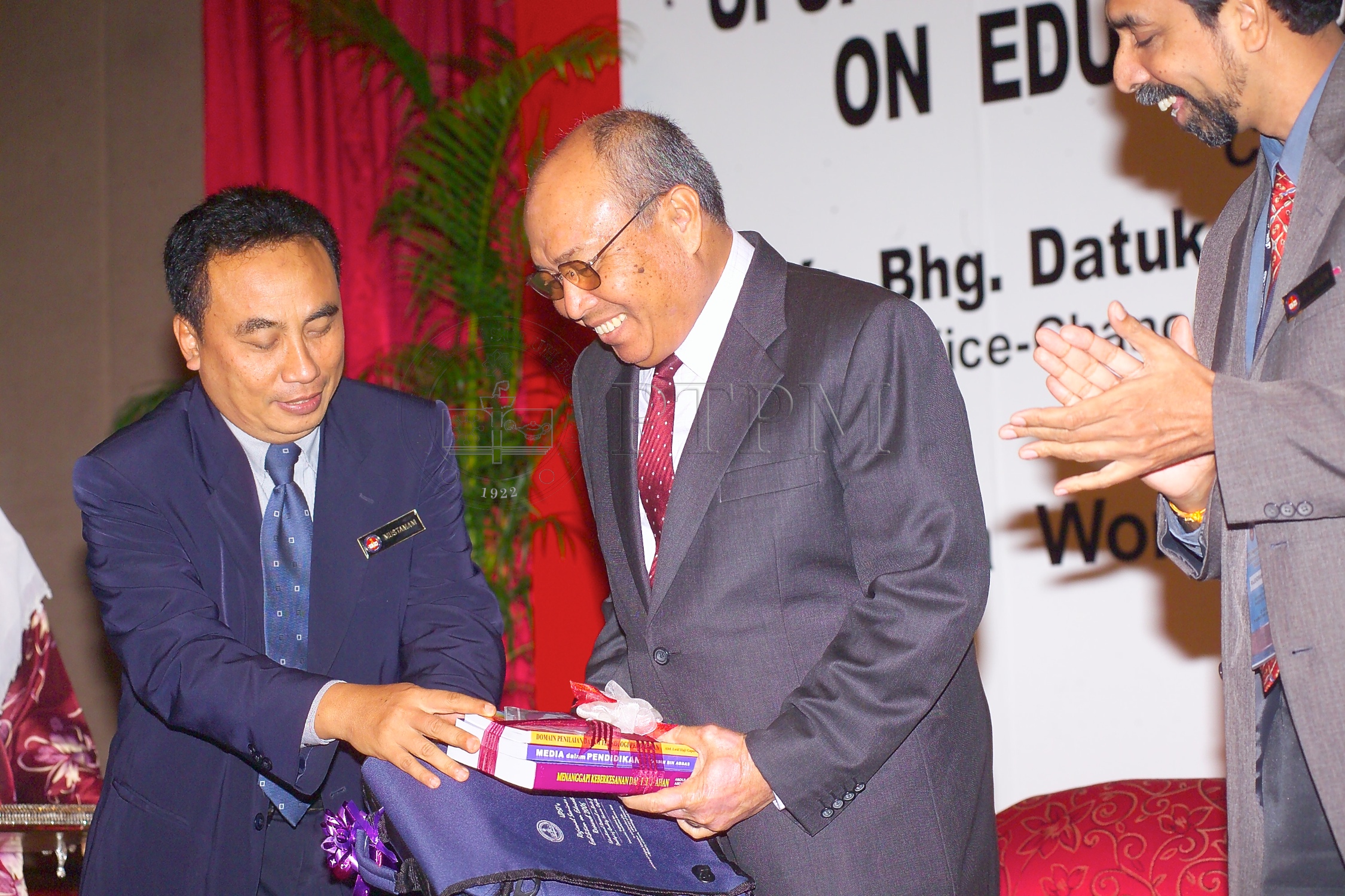 PTPM 06 23 eduresearch D9X40961